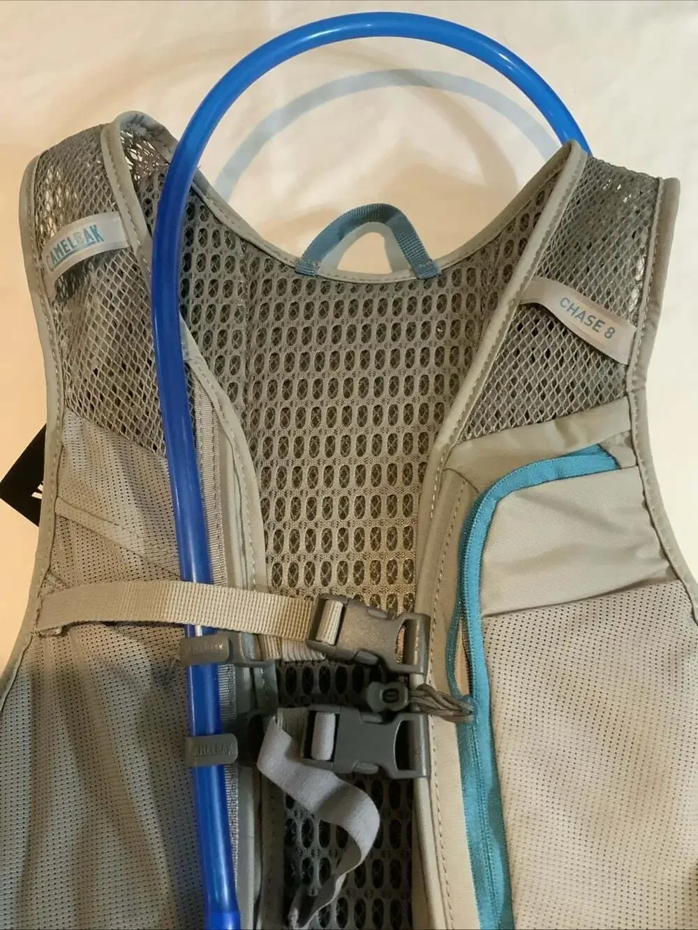 Camelbak Chase 8 Gray Hydration Vest NWT